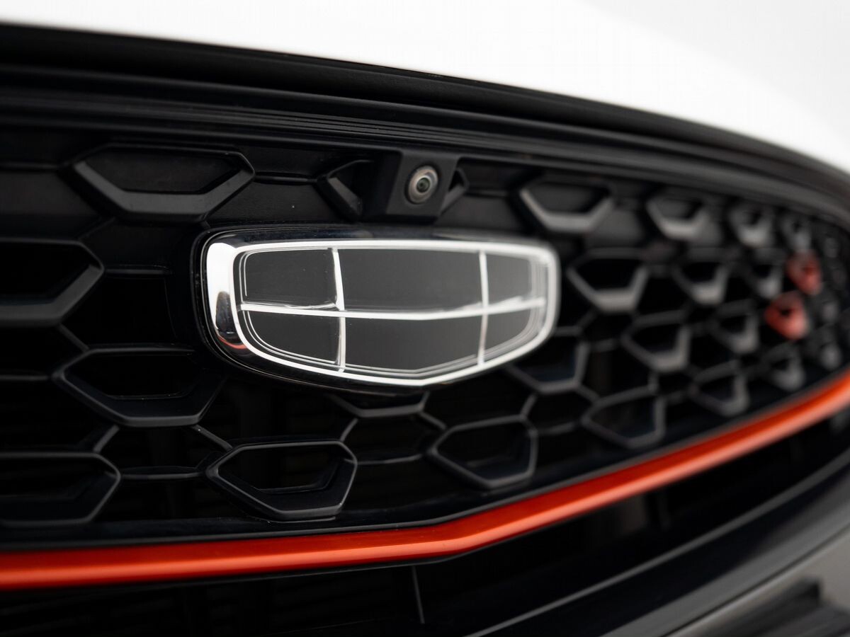 Geely Coolray 2022 - фото автомобиля