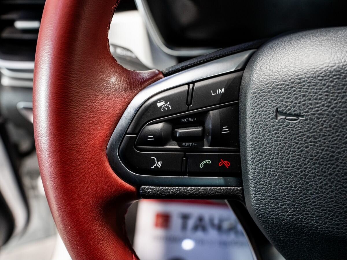 Geely Coolray 2022 - фото автомобиля