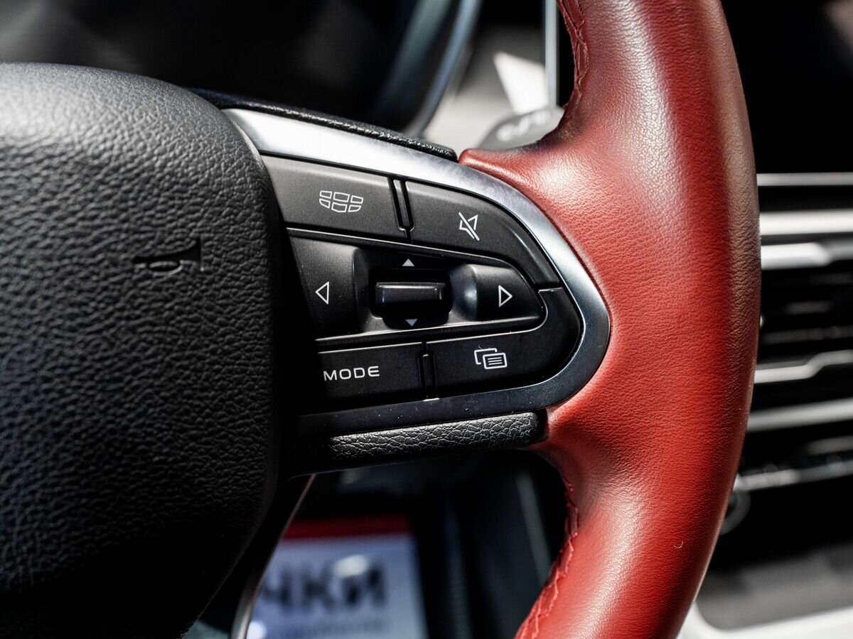 Geely Coolray 2022 - фото автомобиля