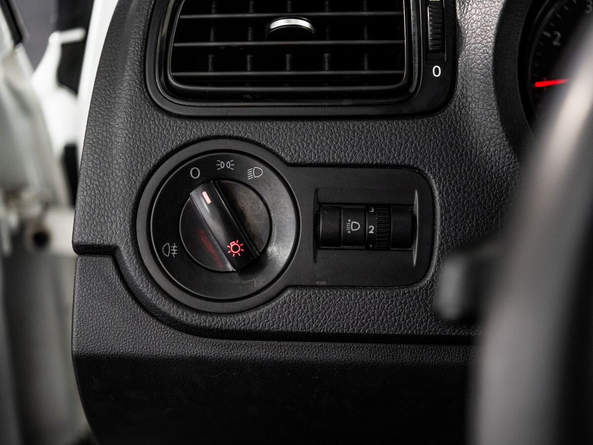 Volkswagen Polo 2019 - фото автомобиля