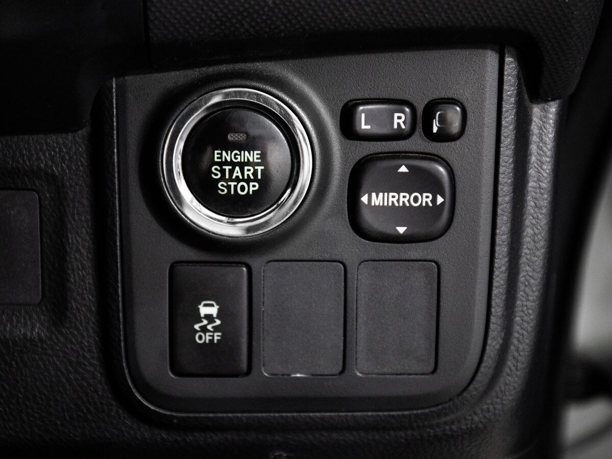 Toyota Wish 2009 - фото автомобиля