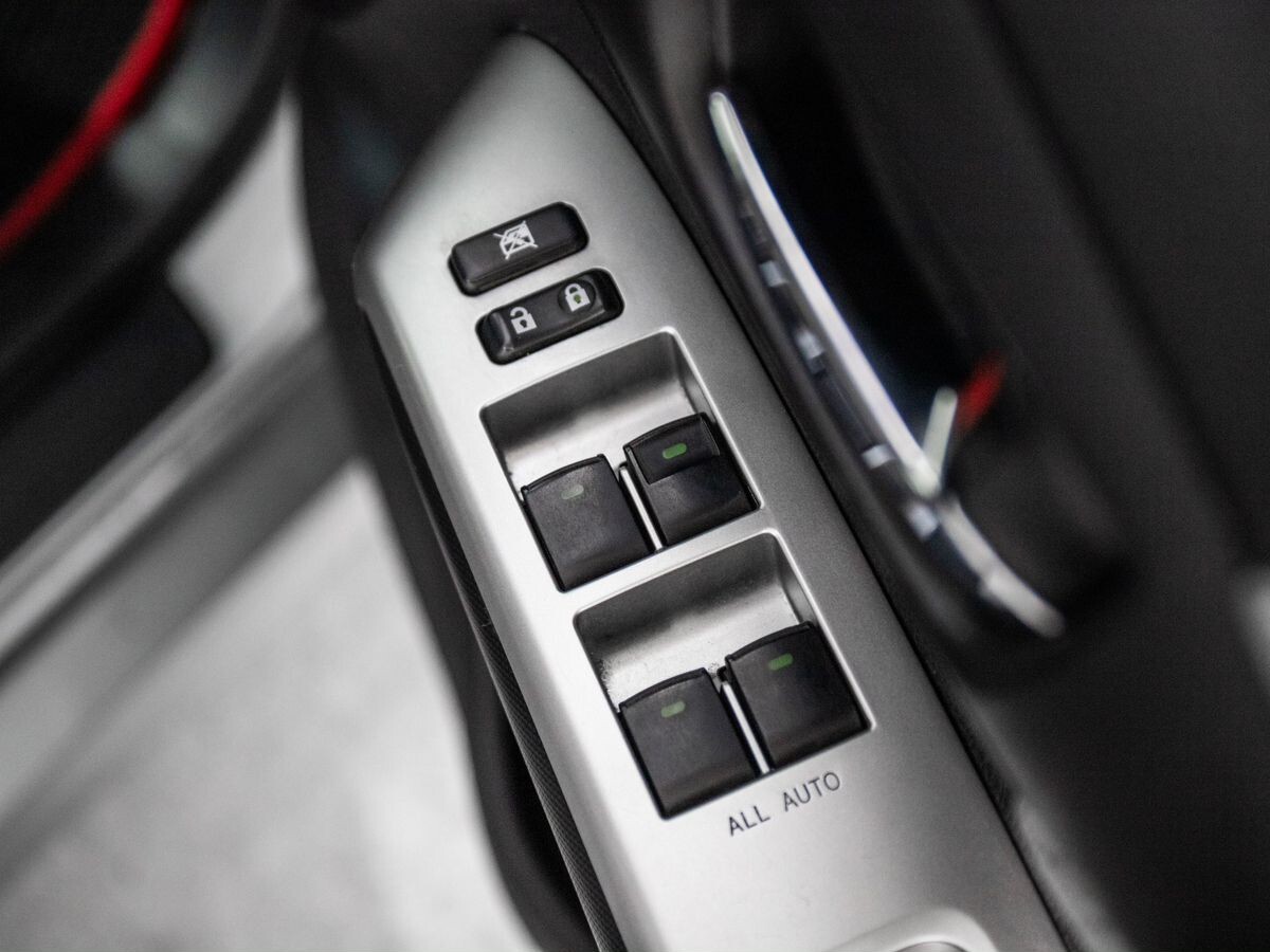 Toyota Wish 2009 - фото автомобиля