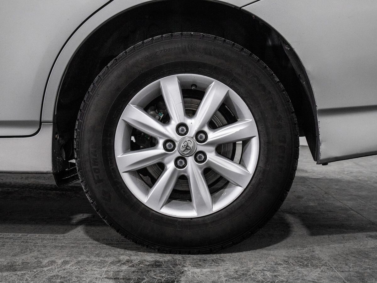 Toyota Wish 2009 - фото автомобиля