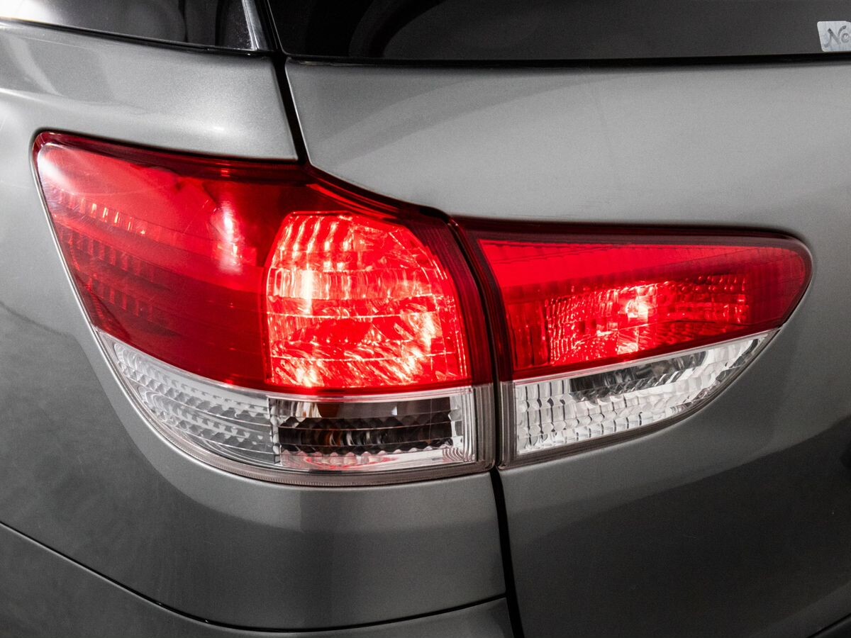 Toyota Wish 2009 - фото автомобиля