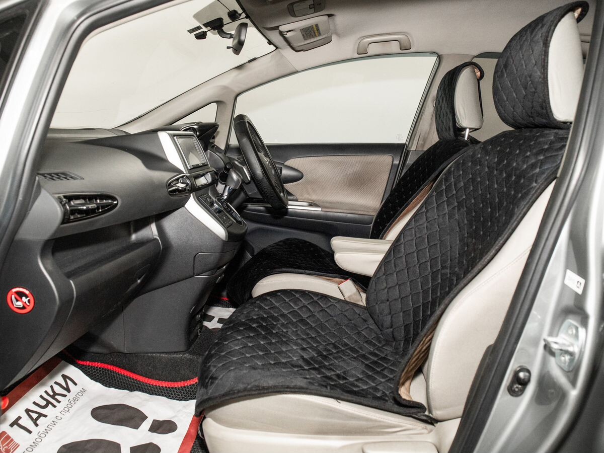 Toyota Wish 2009 - фото автомобиля