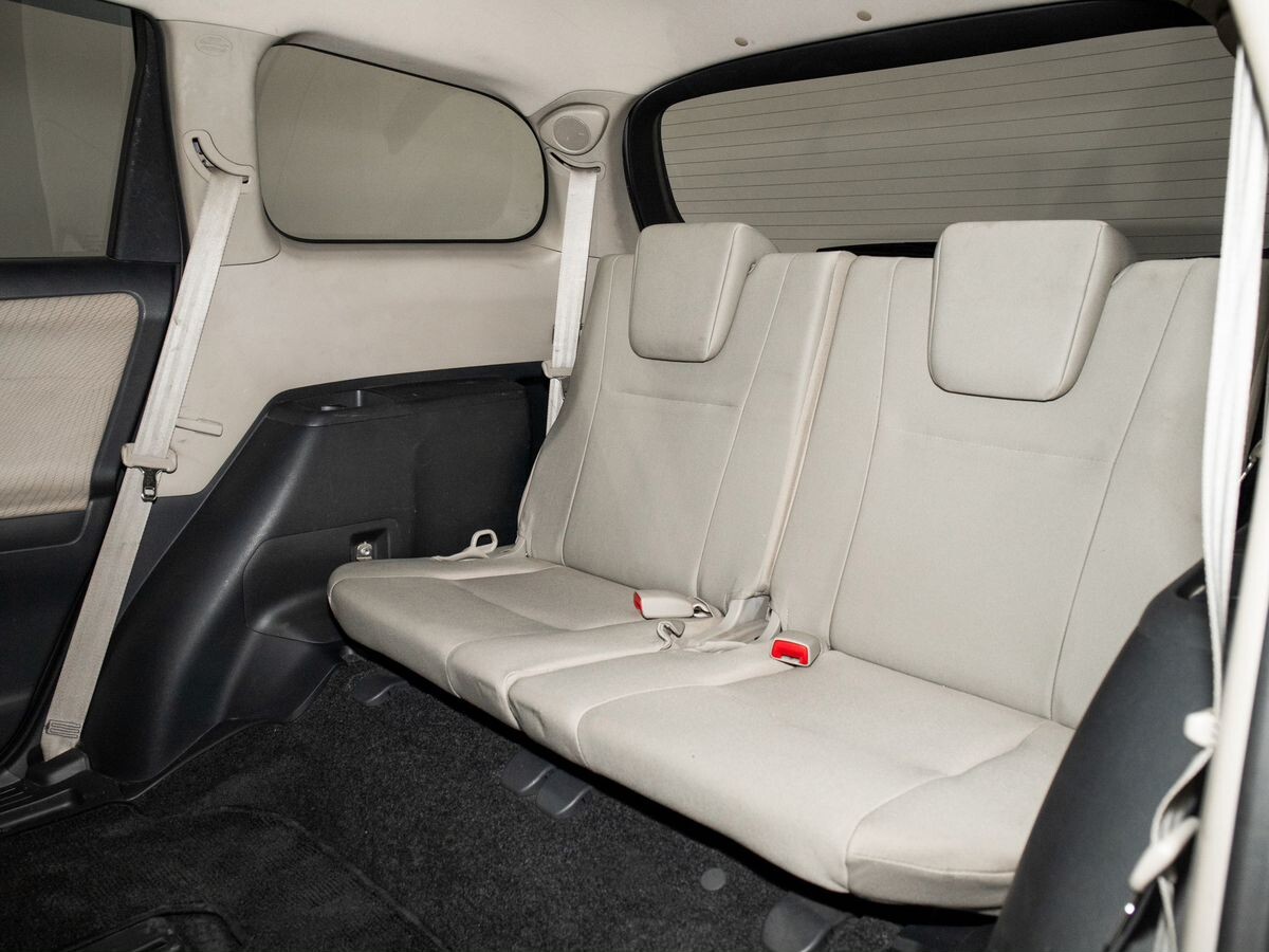 Toyota Wish 2009 - фото автомобиля