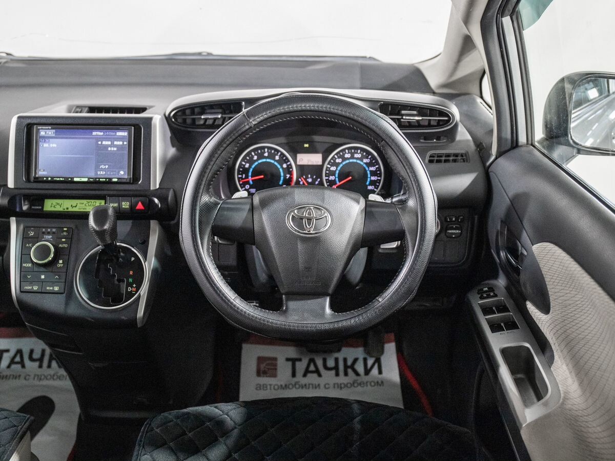 Toyota Wish 2009 - фото автомобиля
