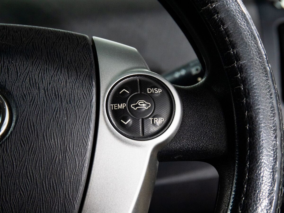 Toyota Prius 2012 - фото автомобиля