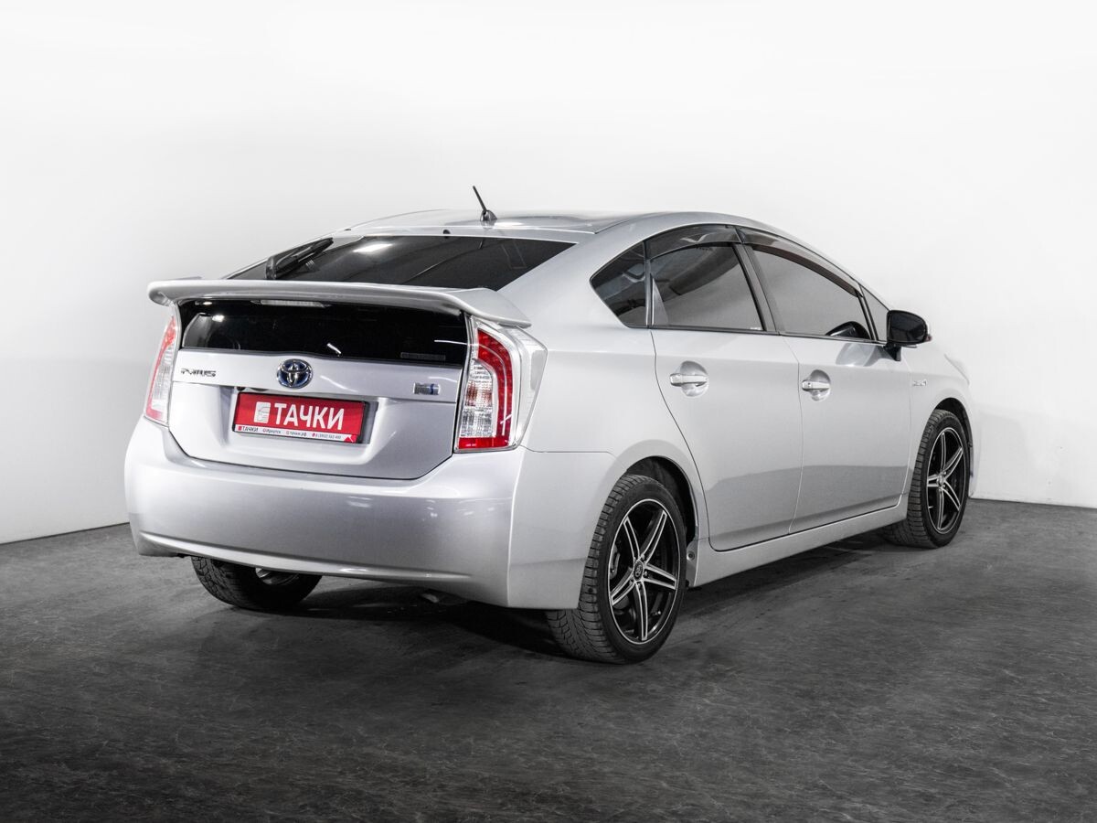 Toyota Prius 2012 - фото автомобиля