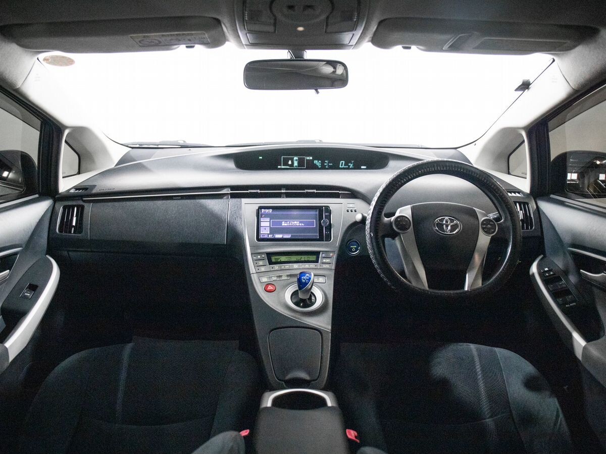 Toyota Prius 2012 - фото автомобиля