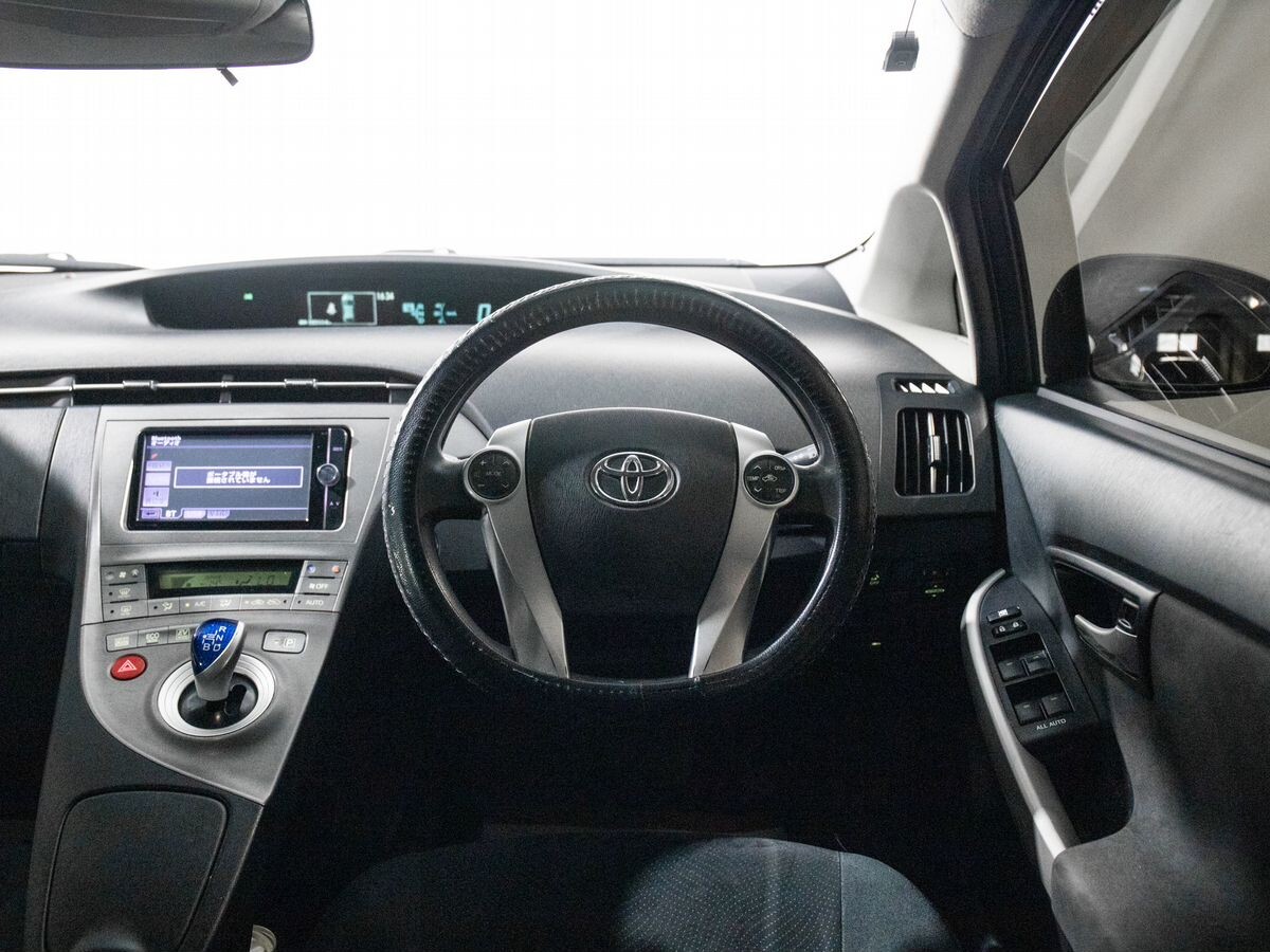 Toyota Prius 2012 - фото автомобиля