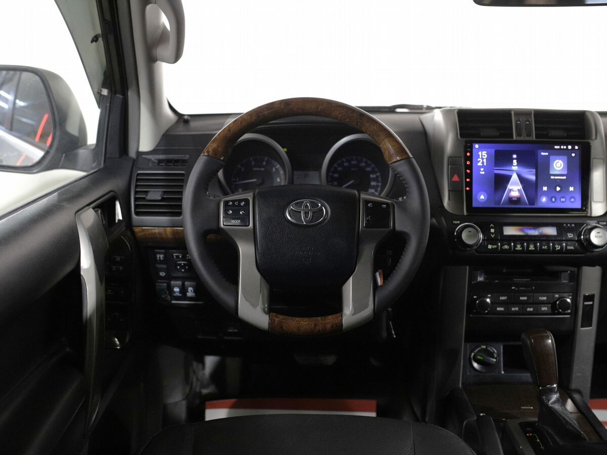Toyota Land Cruiser Prado 2013 - фото автомобиля