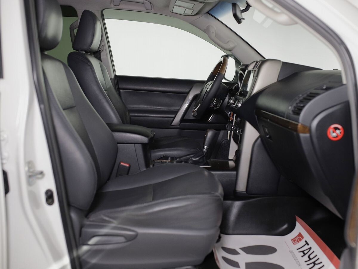 Toyota Land Cruiser Prado 2013 - фото автомобиля