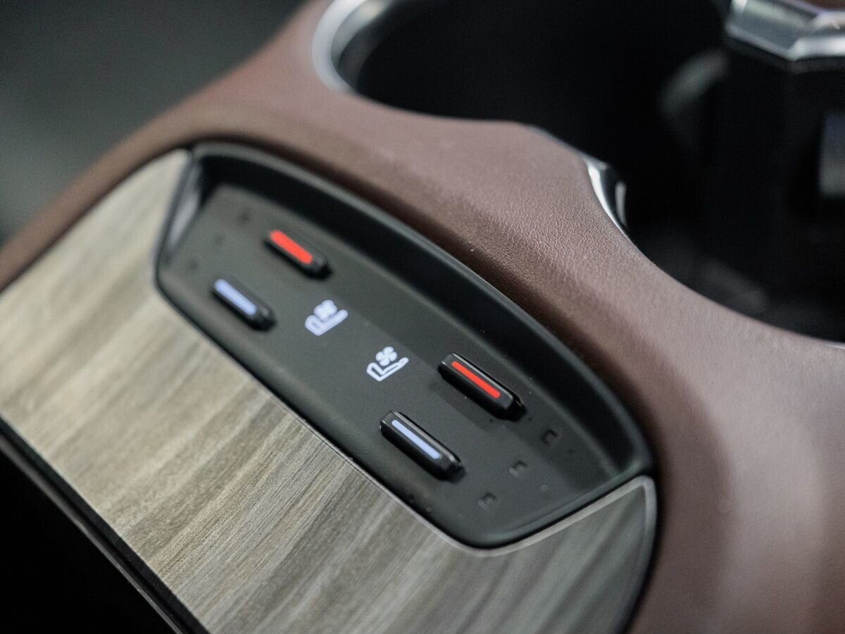 Toyota Harrier 2020 - фото автомобиля