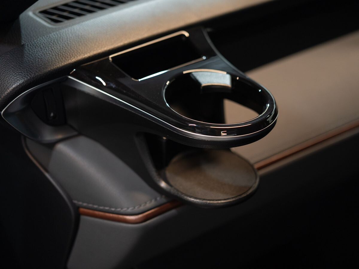 Toyota Harrier 2020 - фото автомобиля