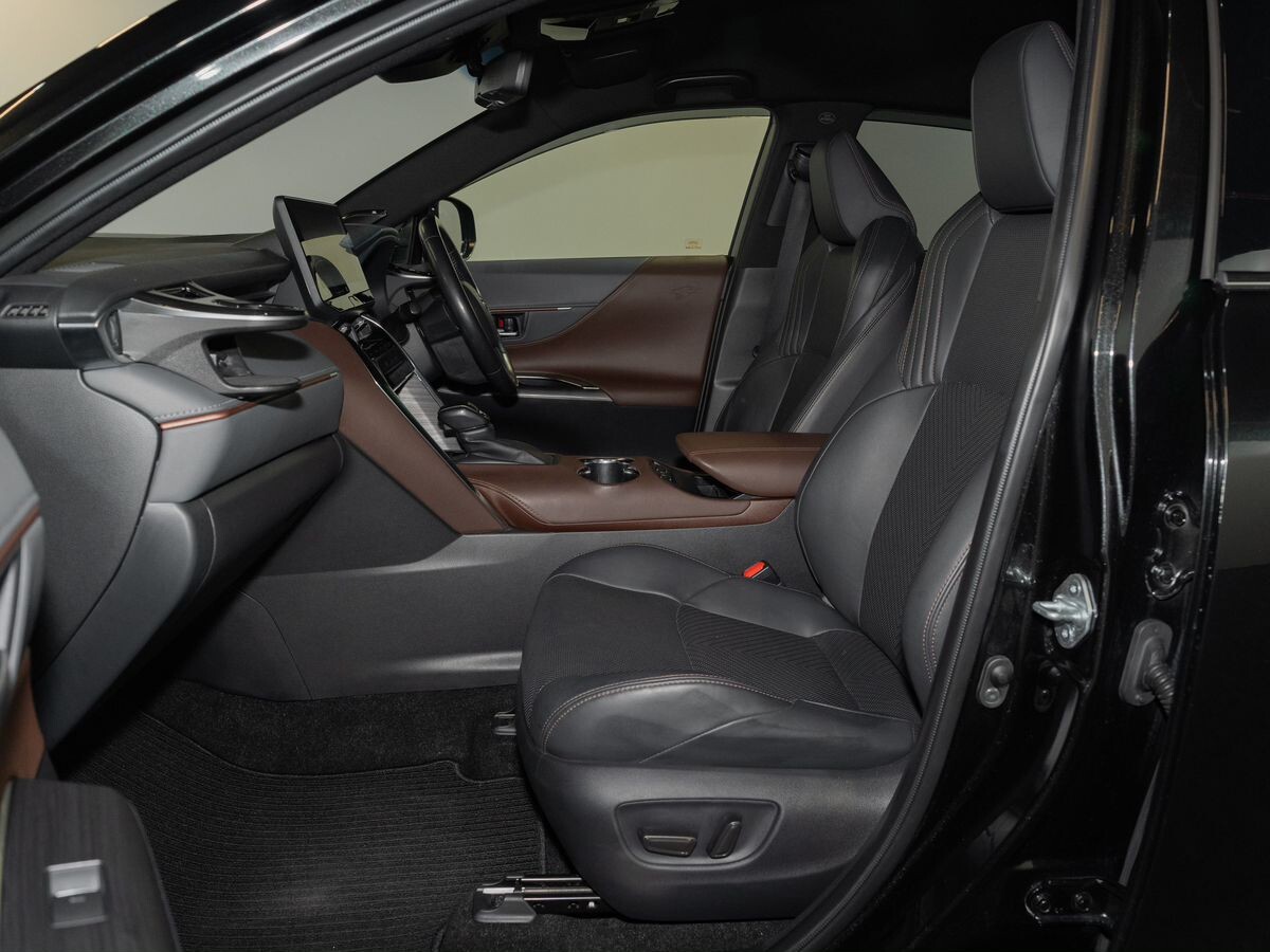 Toyota Harrier 2020 - фото автомобиля