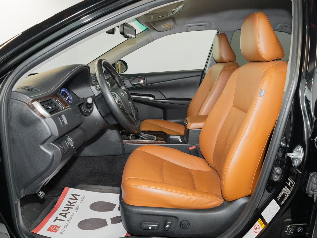 Toyota Camry 2017 - фото автомобиля