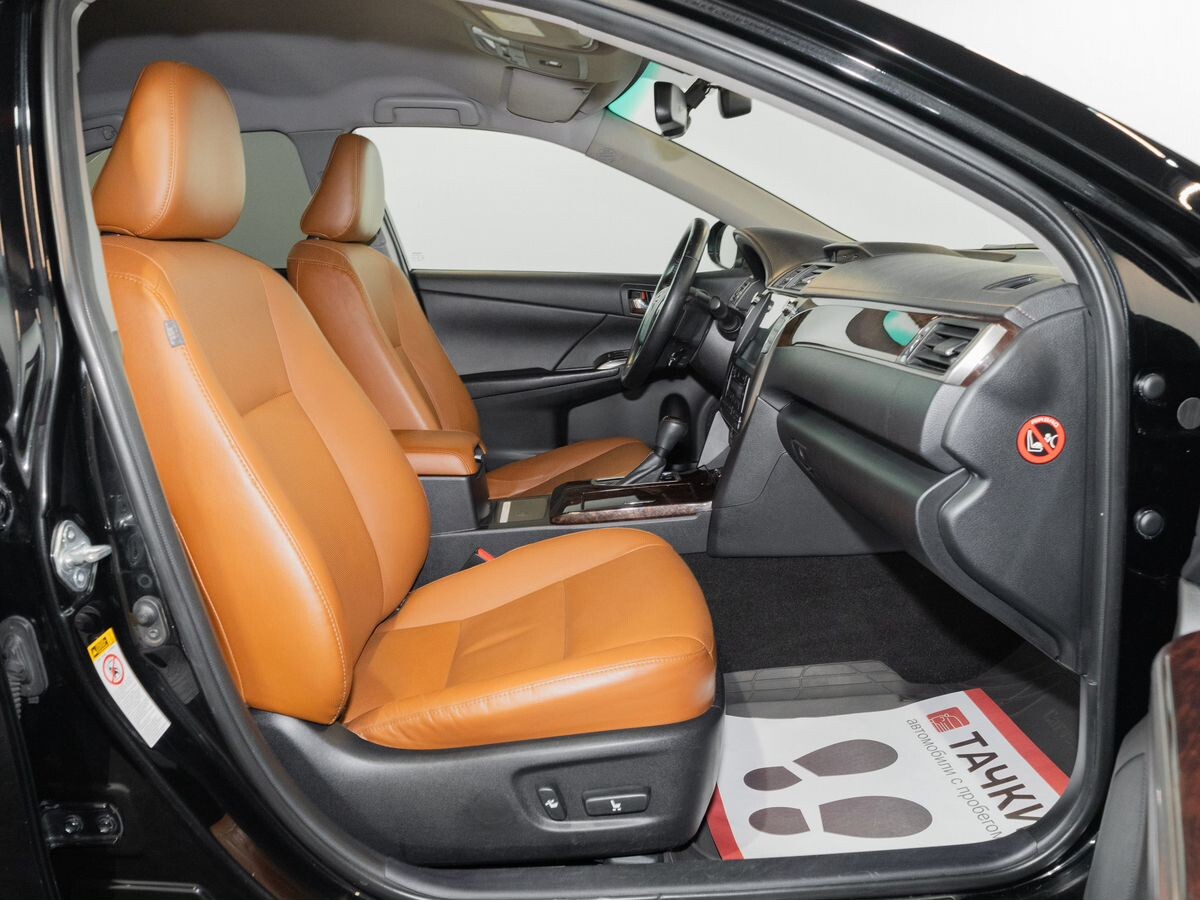 Toyota Camry 2017 - фото автомобиля