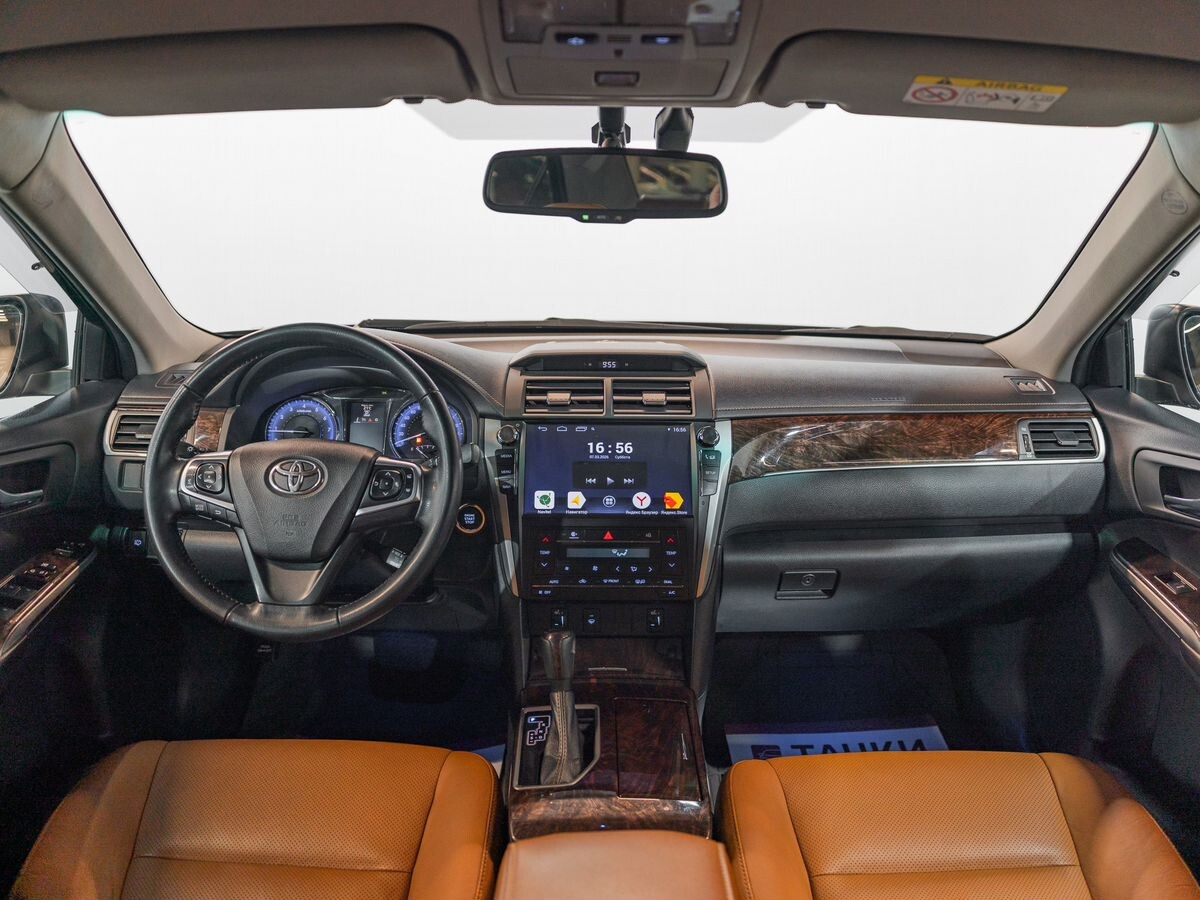 Toyota Camry 2017 - фото автомобиля