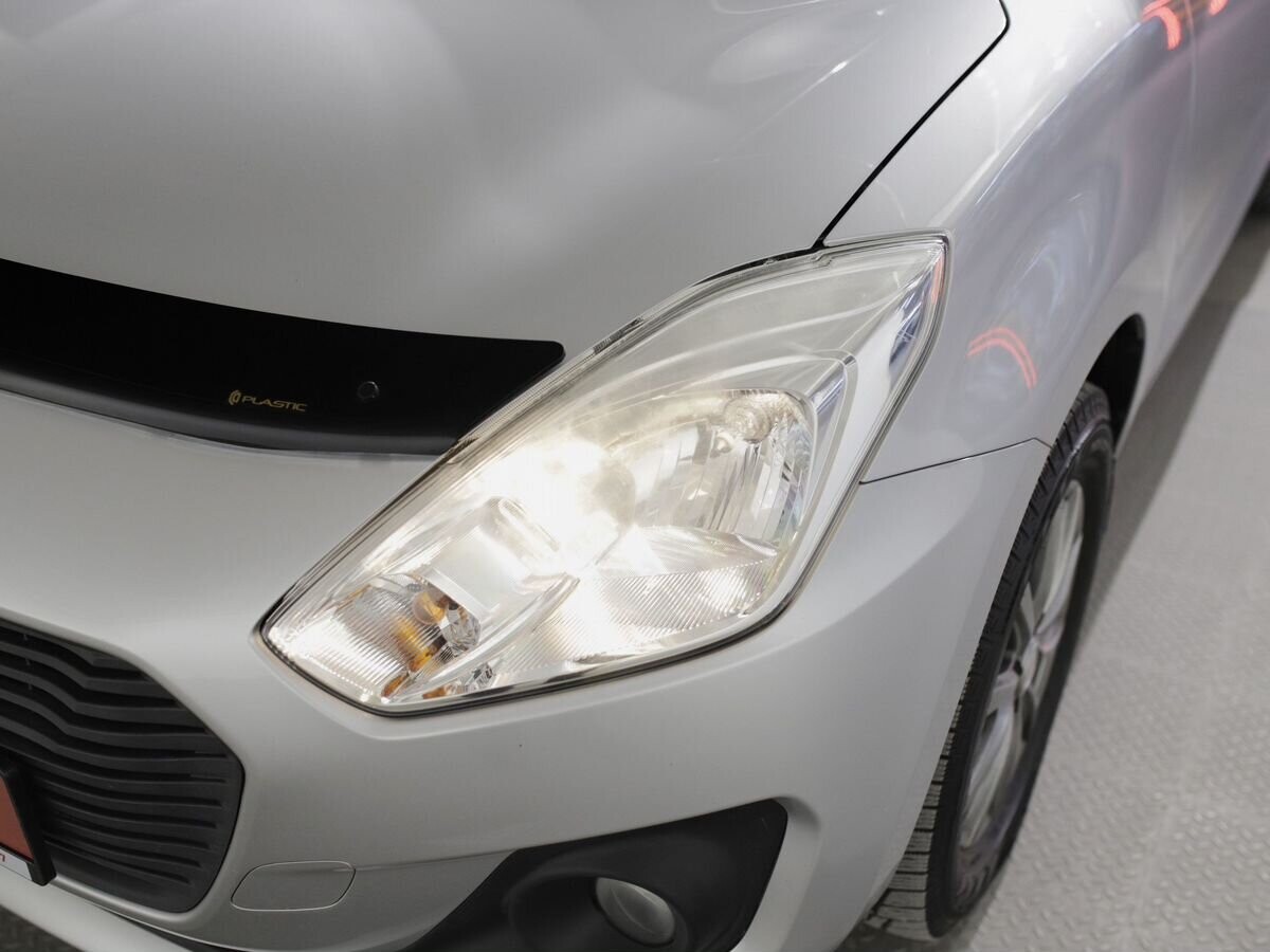 Suzuki Swift 2017 - фото автомобиля