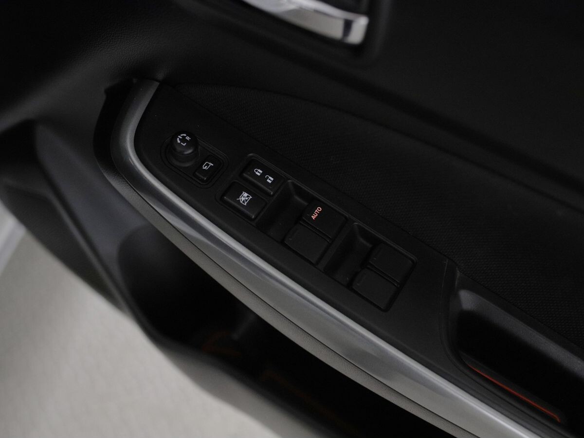 Suzuki Swift 2017 - фото автомобиля