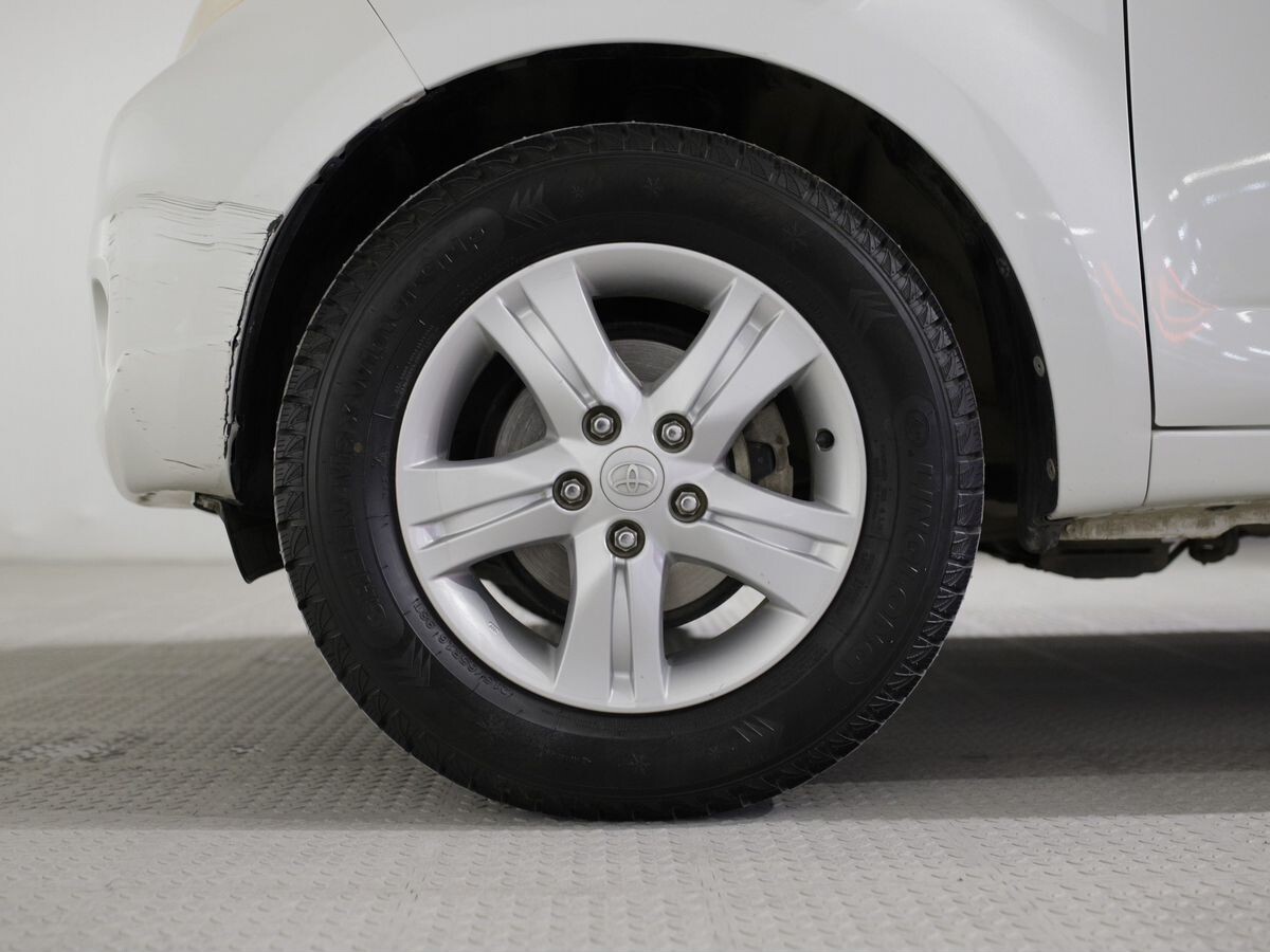 Toyota Rush 2013 - фото автомобиля