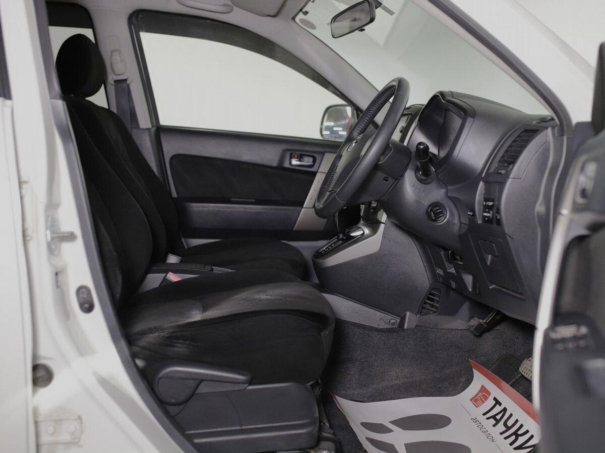 Toyota Rush 2013 - фото автомобиля