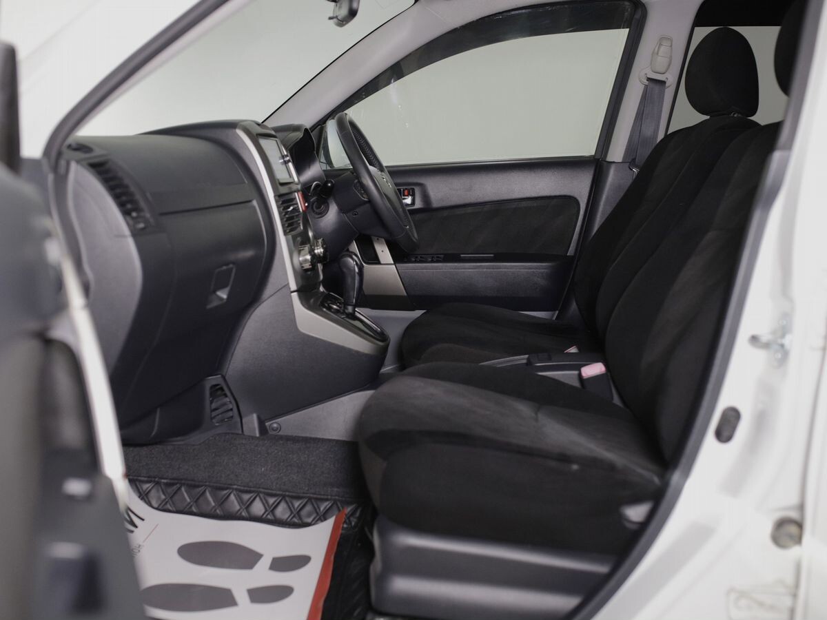 Toyota Rush 2013 - фото автомобиля