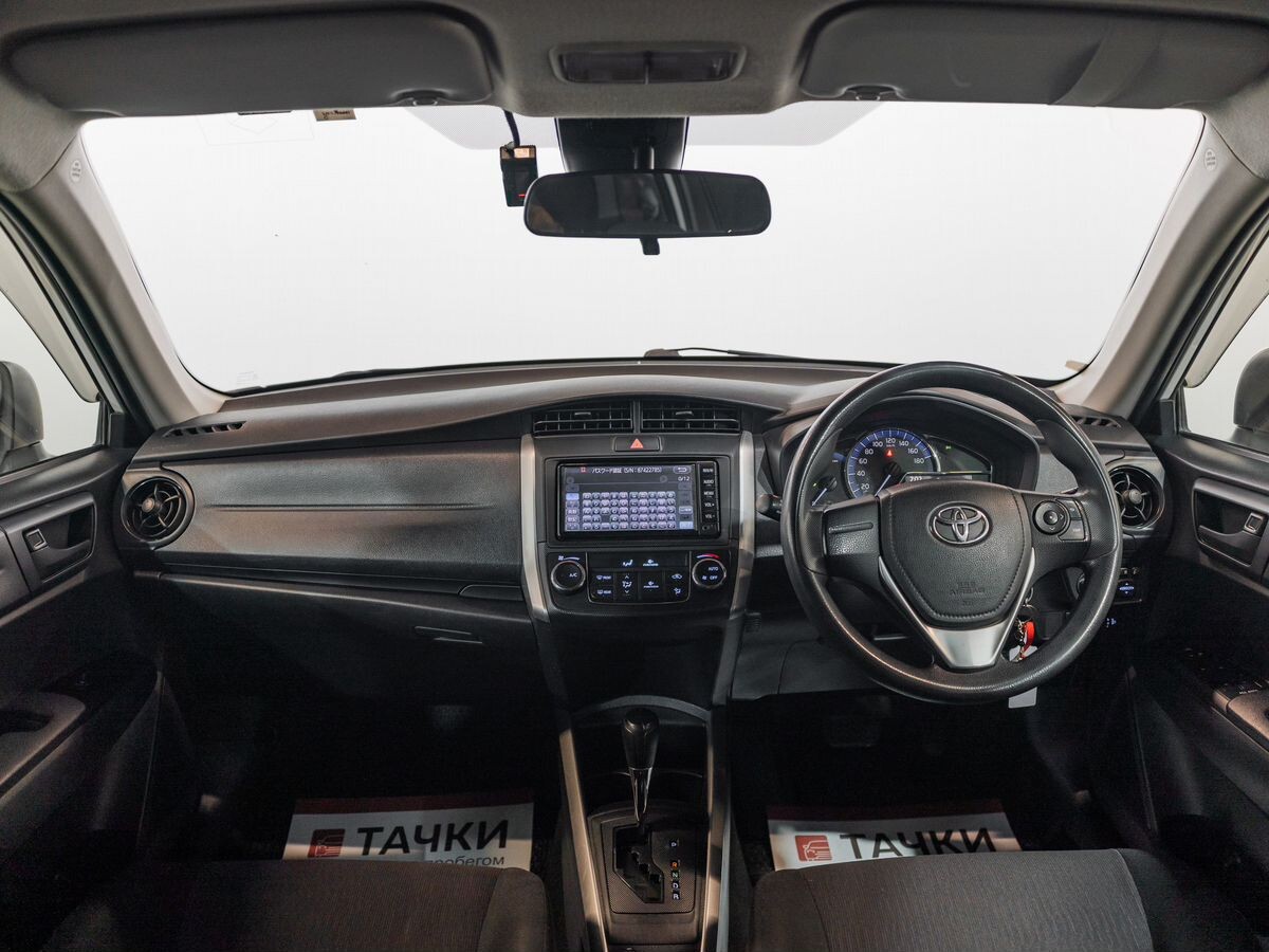 Toyota Corolla 2018 - фото автомобиля