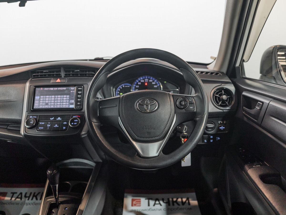 Toyota Corolla 2018 - фото автомобиля