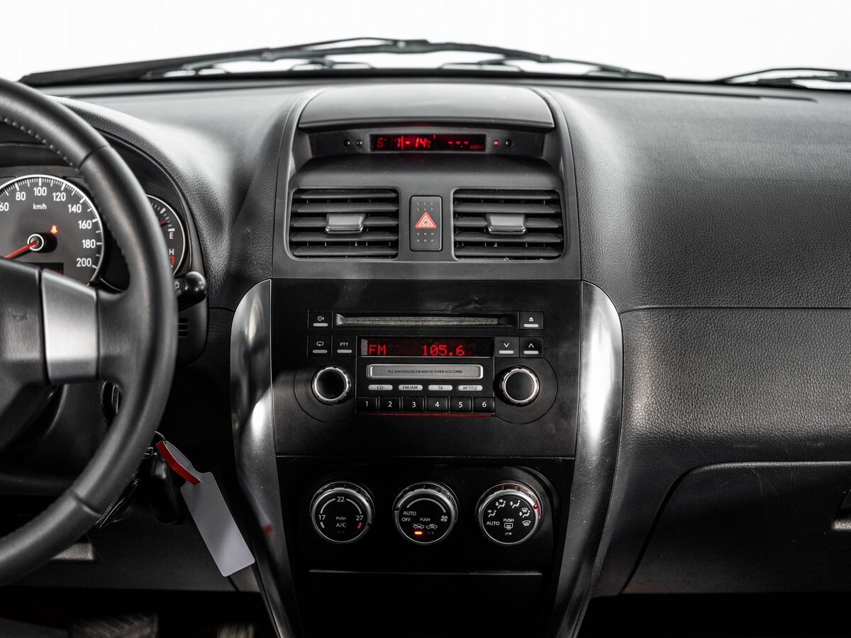 Suzuki SX4 2008 - фото автомобиля