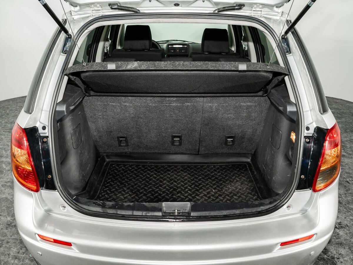 Suzuki SX4 2008 - фото автомобиля