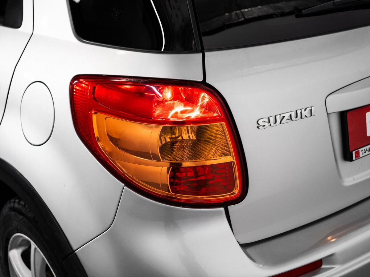 Suzuki SX4 2008 - фото автомобиля