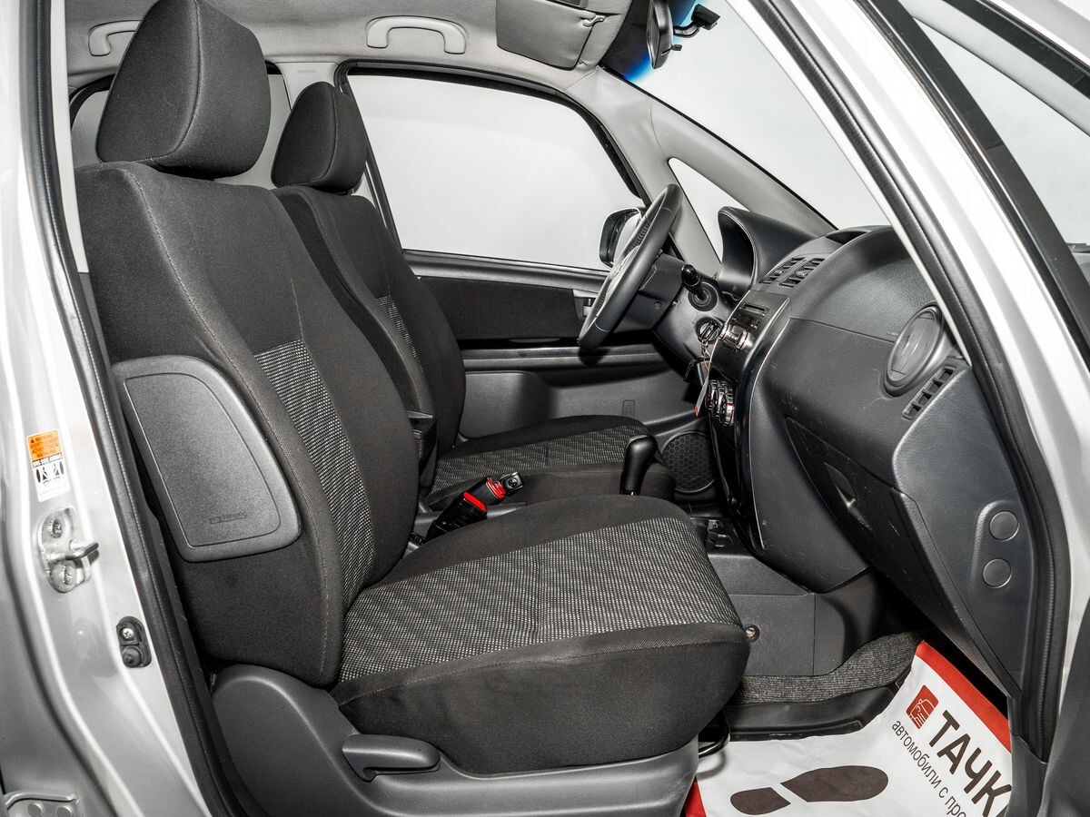 Suzuki SX4 2008 - фото автомобиля