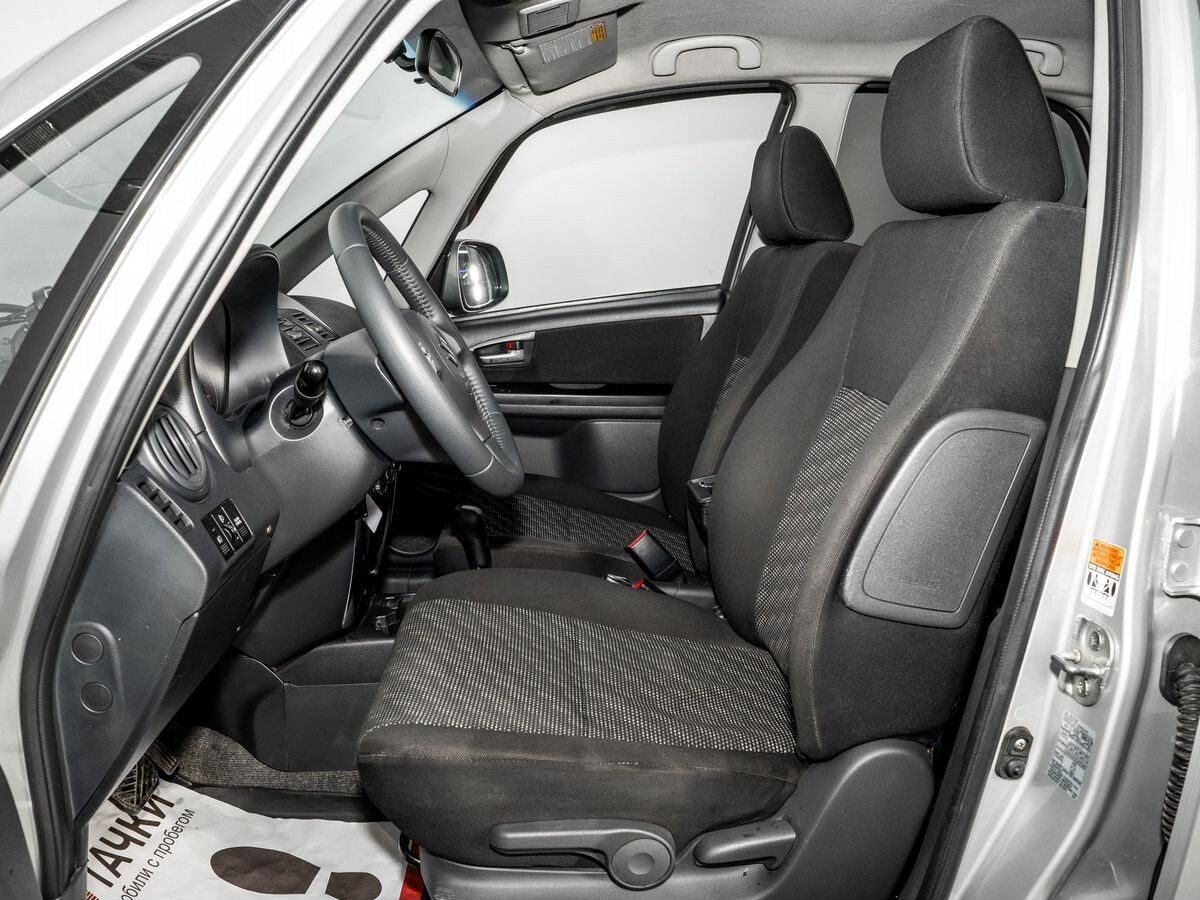 Suzuki SX4 2008 - фото автомобиля