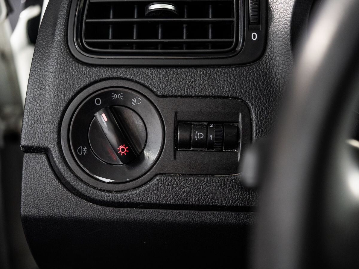 Volkswagen Polo 2019 - фото автомобиля