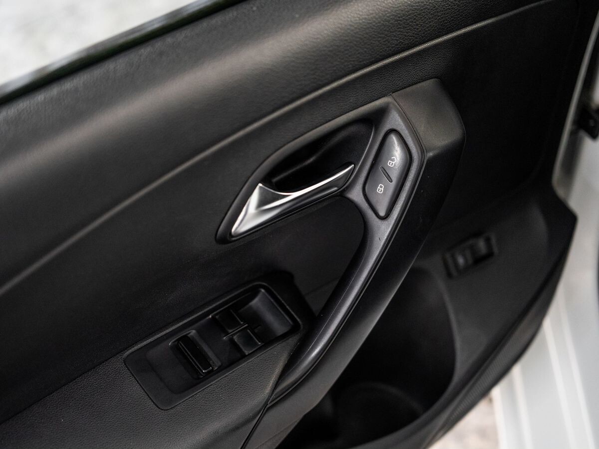 Volkswagen Polo 2019 - фото автомобиля