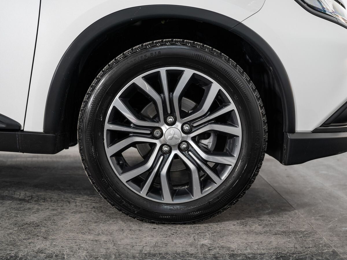 Mitsubishi Outlander 2016 - фото автомобиля