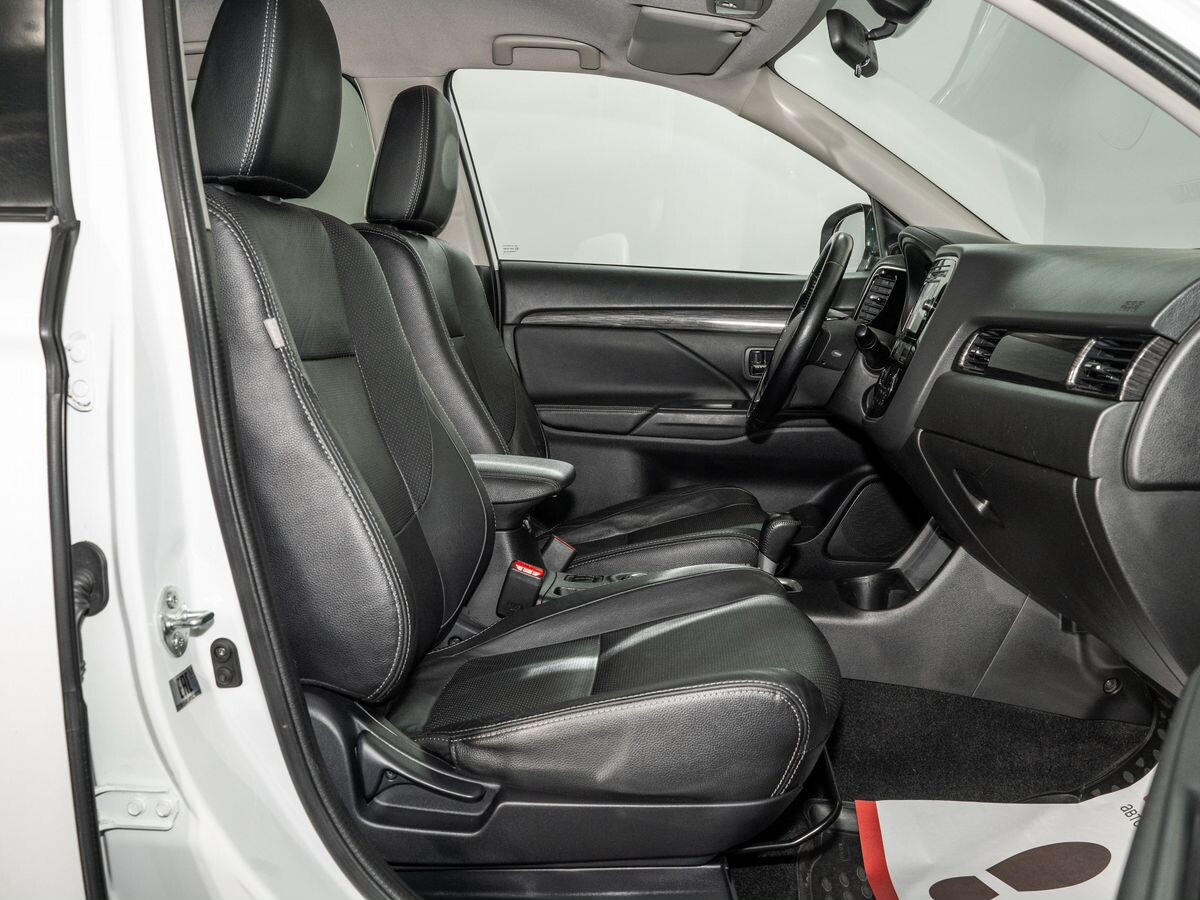 Mitsubishi Outlander 2016 - фото автомобиля