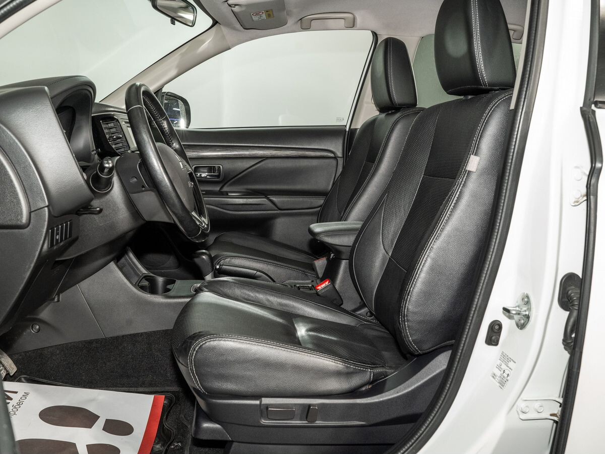 Mitsubishi Outlander 2016 - фото автомобиля