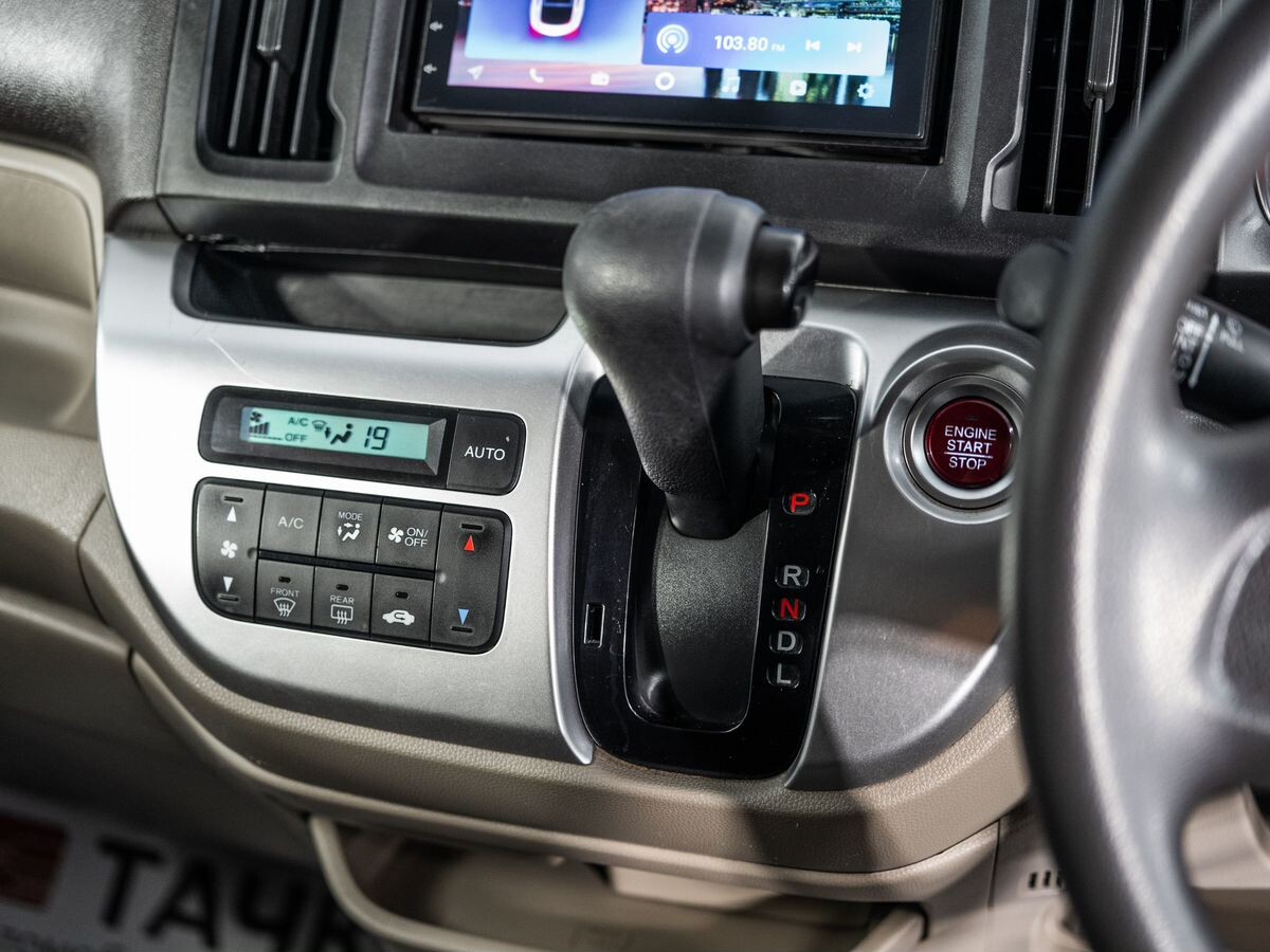 Honda N-WGN 2018 - фото автомобиля