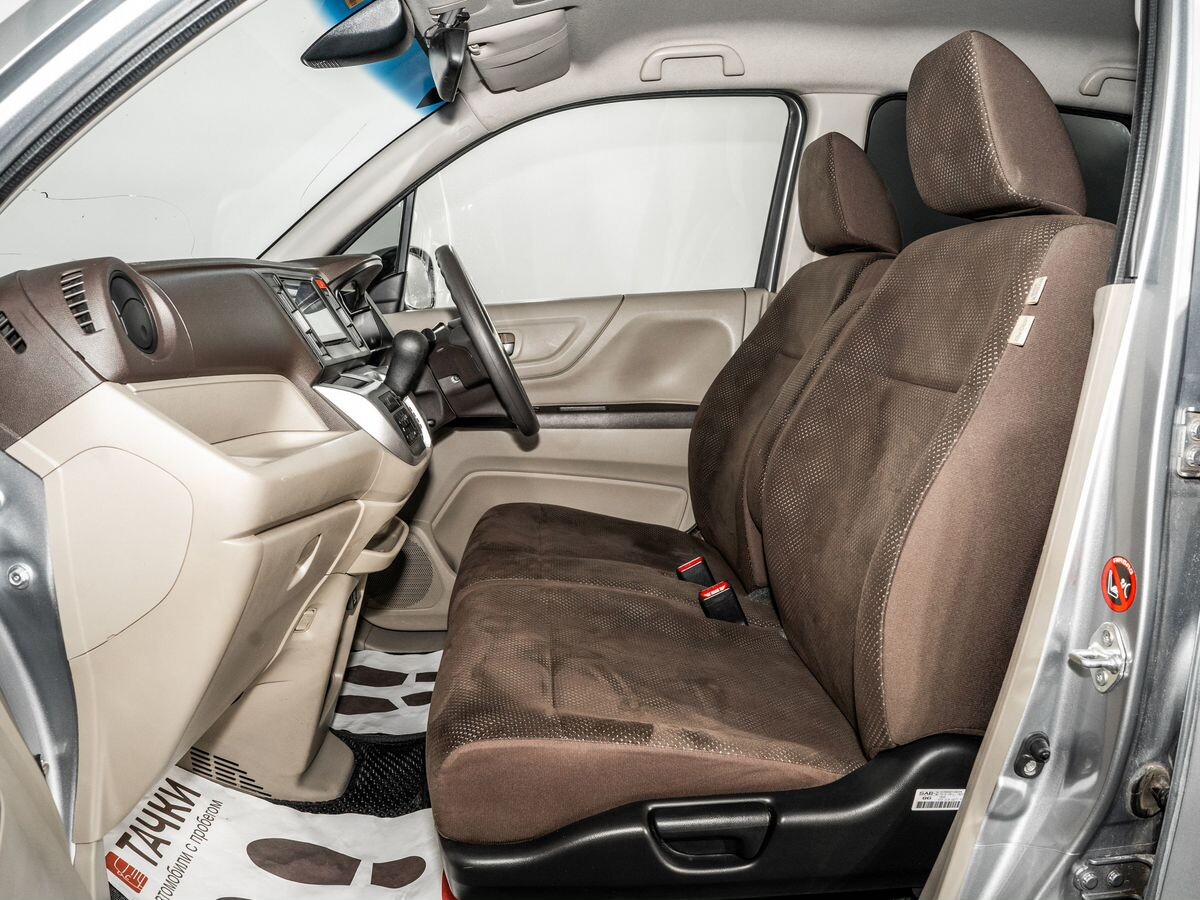 Honda N-WGN 2018 - фото автомобиля