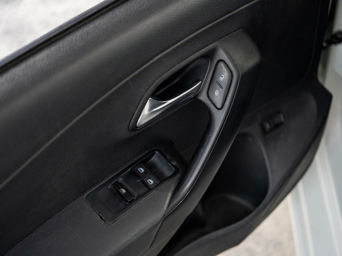 Volkswagen Polo 2020 - фото автомобиля