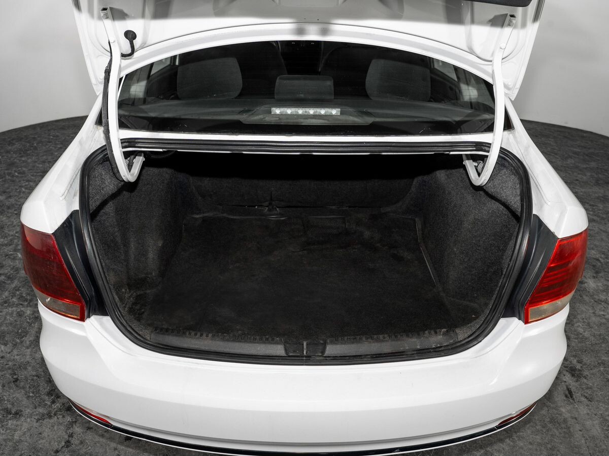 Volkswagen Polo 2020 - фото автомобиля