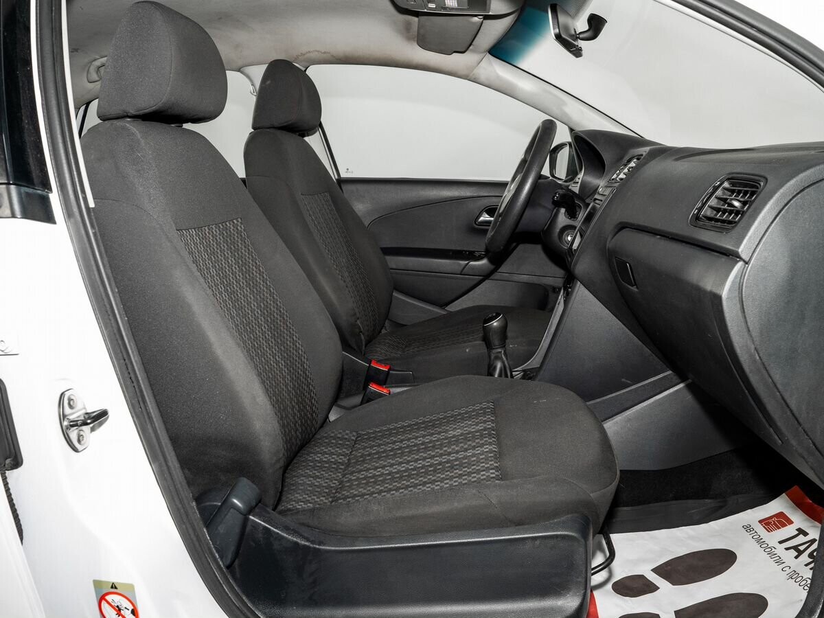 Volkswagen Polo 2020 - фото автомобиля