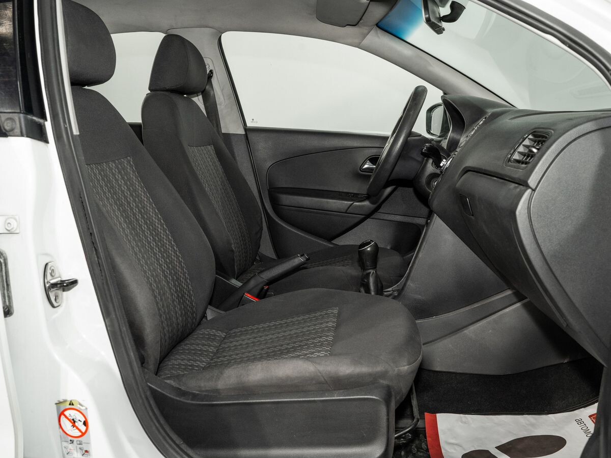 Volkswagen Polo 2020 - фото автомобиля