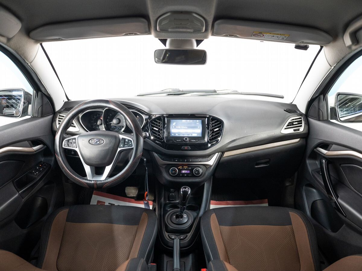 Lada (ВАЗ) Vesta 2017 - фото автомобиля