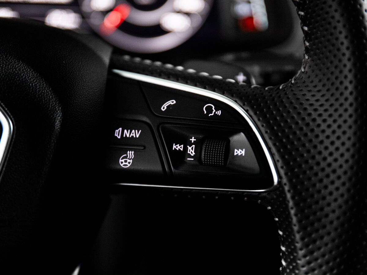 Audi Q7 2015 - фото автомобиля