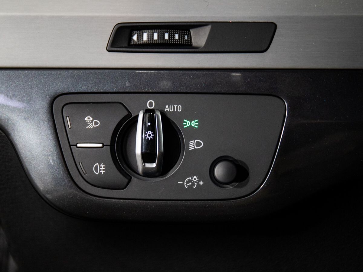 Audi Q7 2015 - фото автомобиля