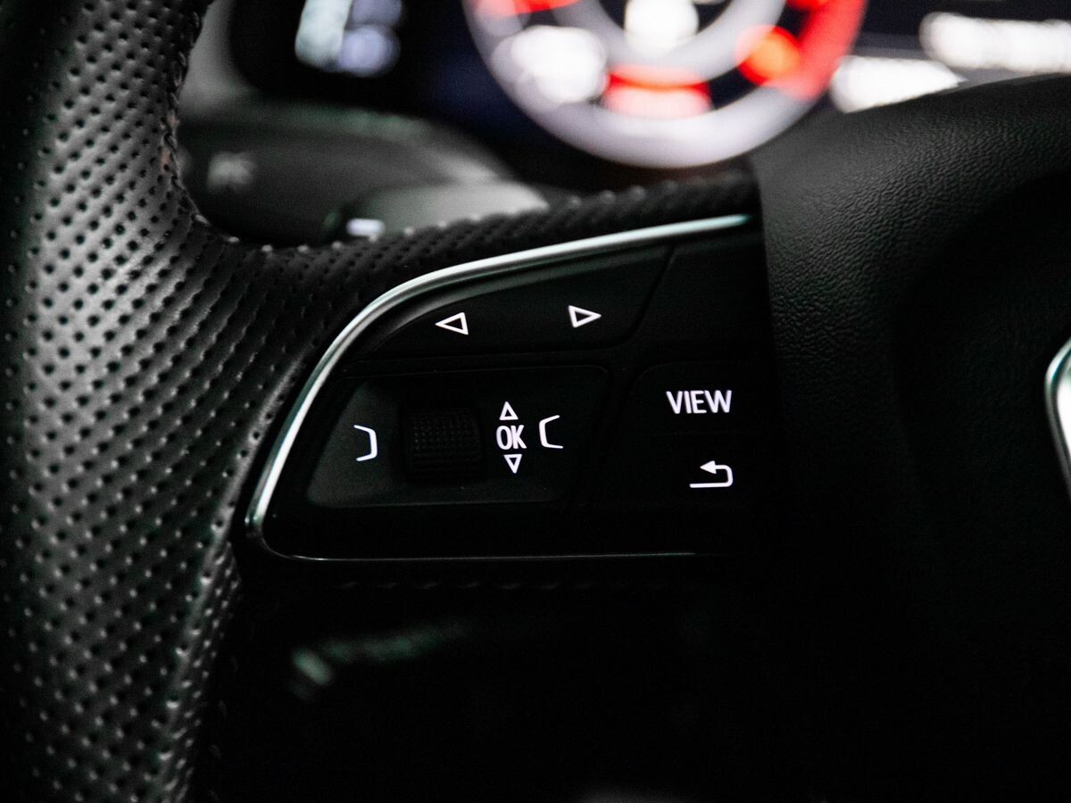 Audi Q7 2015 - фото автомобиля